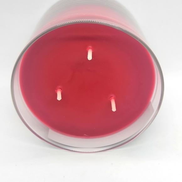 Bath & Body Works Vampire Blood Bundle Candle & Bath Fizzy (2 Piece Set) - Picture 4 of 7